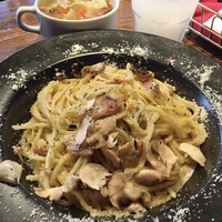 渋谷アチェーゾ - ポルチーニ茸とベーコンのクリームスパゲティ　1,380円