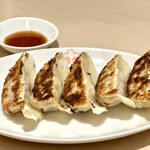 香家 - 餃子のタレは自家製？風味豊か！