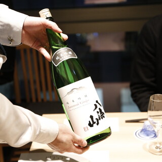 【日本酒に拘る】ソムリエが厳選した日本酒を50種以上用意！