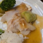 キッチン ブルー グローブ - ポワレへ茄子を乗せて