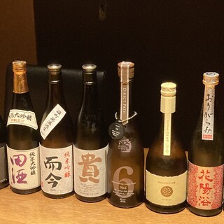 希少な日本酒（約50種）、ワインも豊富に揃えております