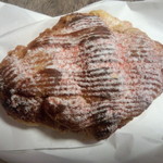 ラ ブティック ドゥ ジョエル・ロブション - 苺とチーズのクロワッサンアマンド