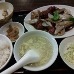 春夏冬 - 黒酢酢豚定食（通常７５０円）。