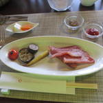 とよたま - 朝食　ハム・ベーコン・ウインナー