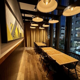 大人数でも落ち着ける。カーテンで仕切られた半個室席♪