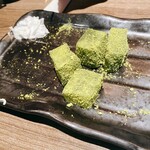 焼き鳥 飲み放題 個室居酒屋 地鶏坊主 - わらび餅です。撮影が遅れ、既に半分は食べられてますww