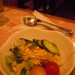 珈琲の詩 - 2014年4月　＋１００でカレーにサラダつけて