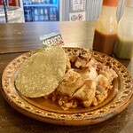 メキシカンフード ドスマノス - 