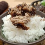 お料理あめゆき - オン・ザ・ライス　鉄板焼きハンバーグ御膳　1600円  ご飯大盛り(大盛り無料)ご飯は … 新潟県胎内産のクラシックの新潟県特別栽培認証米 コシヒカリ