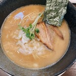 醤油豚骨ラーメン きんいろ - 