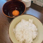 醤油豚骨ラーメン きんいろ - 