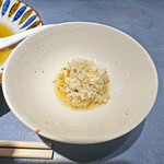 うずとかみなり - 「ν胡椒飯」に「冷やし中華UK」のスープを注ぎます