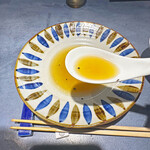 うずとかみなり - 「冷やし中華UK」のスープはしっかりと旨みが有って塩味と酸味がマイルド