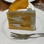 イタガキ フルーツ サロン - 2024.7.12（金）
      宮﨑産完熟マンゴーショートケーキ（撮影者:主人）