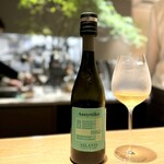 マンサルヴァ - ギリシャのアシュリティコ。
      こちらは、よりミネラルがしっかり。牡蠣にはこのぐらいの方が合いますね♪
      このペアリングも見事。