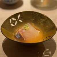 鮨 由う - 