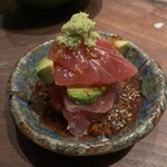 OMA - マグロとアボカドのなめこ醤油