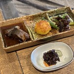 柳家 - 鮎の甘露煮　芋餅(インカのめざめ)　茄子、
      肉味噌　ヘボ