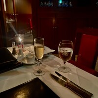 ルース クリス ステーキハウス - 相当暗い