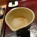 鮨みなと - 蕎麦つゆに超濃い蕎麦湯を注ぐ