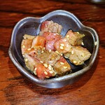 地鶏と鮮魚 焼き鳥職人 龍  - お通し（お肉です）　380円