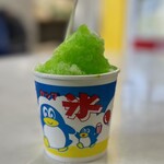 高原ミネラル 氷製造直売所 - 一般的な、ザラザナなカキ氷ではなく、サラフワな食感のカキ氷。