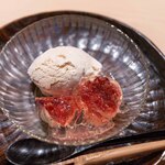 愚直に - 2024.9 紅茶のアイスクリーム 佐渡産ビオレ・ソリエス（黒いちじく）