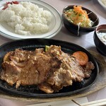파미리 키친 바샤야 - 생강구이 정식 1200엔