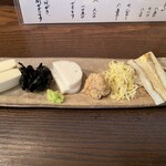 蕎麦と酒処 きくち - 酒肴五種盛りが秀逸