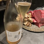 北海道焼肉 北うし - 余市ドメーヌユイペティアンブラウン、びえい和牛、松茸