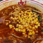 蒙古タンメン中本 - 中盤にコーン投下