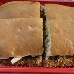 コメダ珈琲店 石巻蛇田店 - 2024.8.13
                                豚カツ分厚くて、サクサクの衣
                                パンも分厚く、ふかふか生地。
                                ボリューム満点なのがお気に入り！
                                いつも4等分にお願いして主人と半分こ。