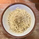 麺や而今 - 冷やしかけ玉（300円）