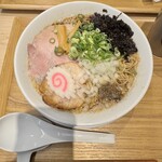 ダシと麺 くじら - 