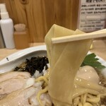 中華そば ムタヒロ  1号店 - 平太麺が少し入ってました
