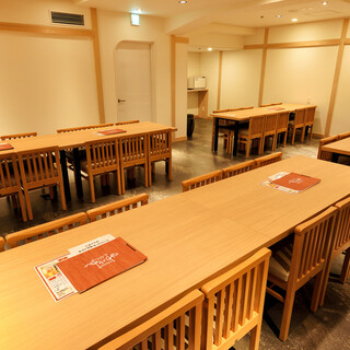 アクセス抜群！最大44名様までの大型宴会のご予約も大歓迎◎