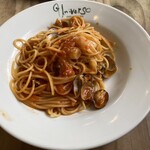 Universo - パスタ　魚介類の真っ赤に熟したトマトソース