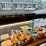 なごやパン - 陳列棚。