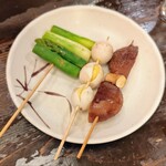 やきとん 魚友 - 野菜焼きも百円台で安い！