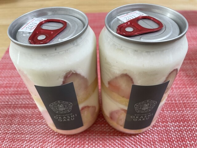 patisserie OKASHI GAKU 自販機コーナー（パティスリー オカシ ガク 自販機コーナー） - 旭川四条（ケーキ）の写真