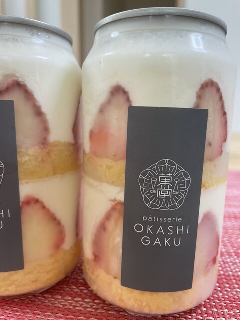 patisserie OKASHI GAKU 自販機コーナー（パティスリー オカシ ガク 自販機コーナー） - 旭川四条（ケーキ）の写真