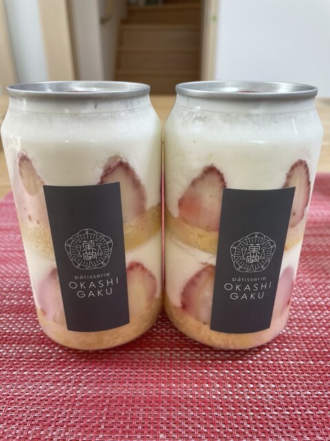 patisserie OKASHI GAKU 自販機コーナー（パティスリー オカシ ガク 自販機コーナー） - 旭川四条（ケーキ）の写真