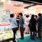 カステラ銀装 - 夕方再びお店の前を通ったらものすごい行列…売り切れ御免みたいです…