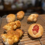 セブンズカフェ - パンも日替わりでいろいろ