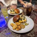 OVERWHELM HAMBURGER & BAR STAND - 