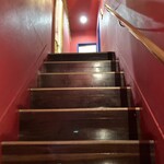 ナイルレストラン - 2階席への階段