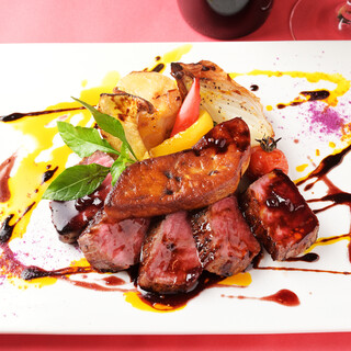 知多牛希少部位＆濃厚フォアグラのロッシーニ風ステーキが自慢