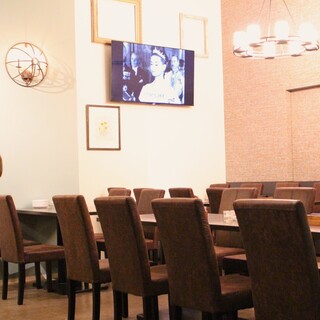 会議やイベント用にスペース貸切も対応いたします♪(12時～）