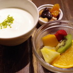 ルーエプラッツ ツオップ - ヨーグルト＆フルーツ