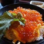 和食れすとらん 天狗 - イクラ丼定食。